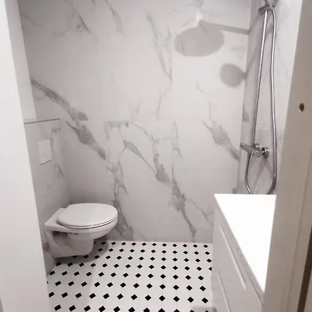 Tolstoi Scandinavian 1 Bedroom + Free Parking *